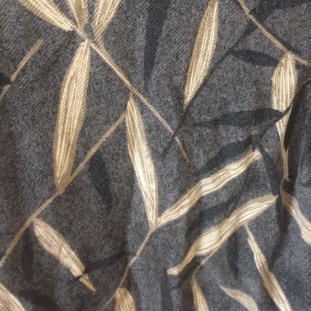 Arrow Button-Down - Picture 2 of 3